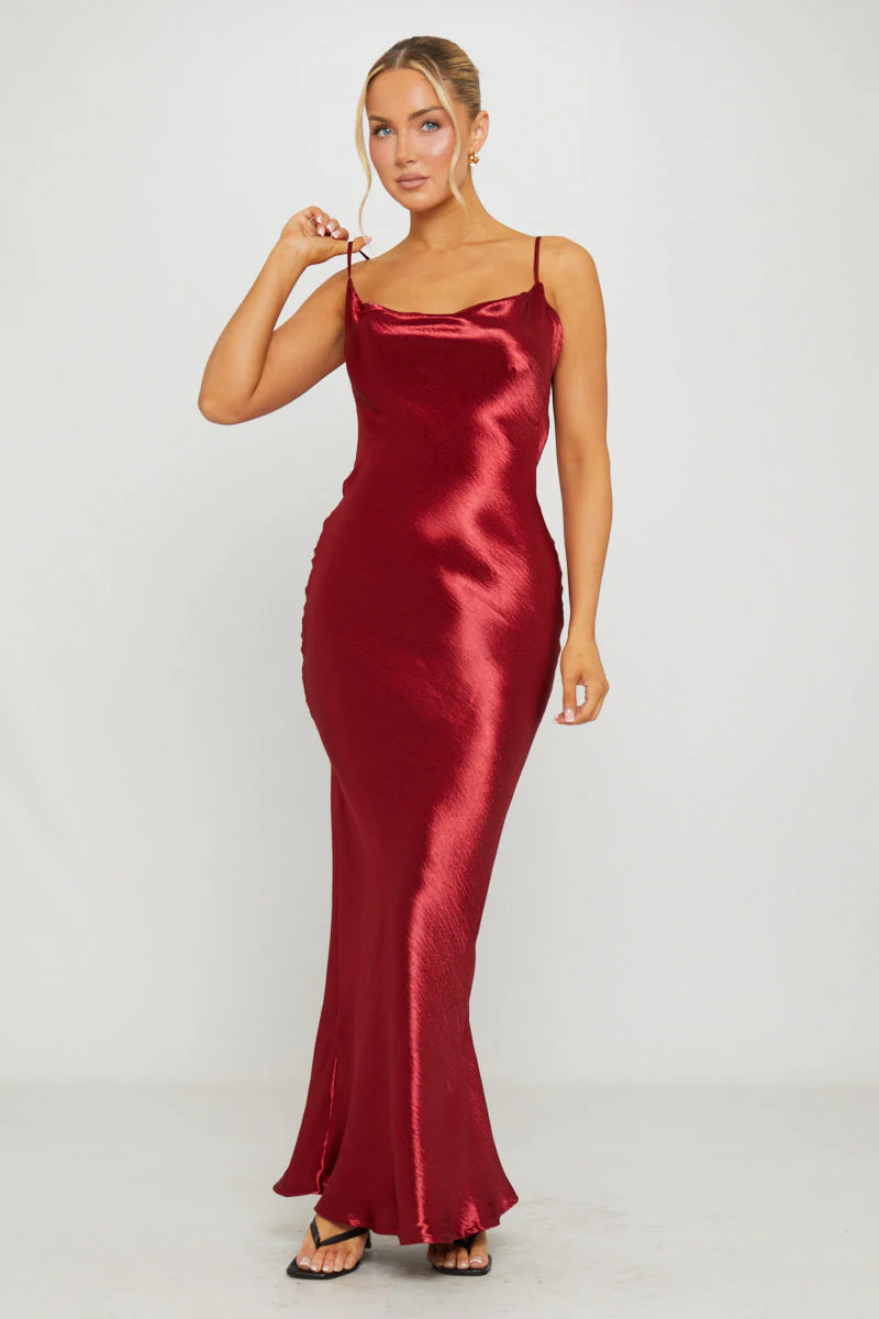 Aurora | Burgundowa satynowa sukienka maxi - Image 3