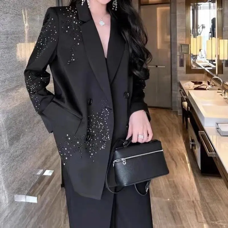 Carlena | Elegancka marynarka damska ze strassami