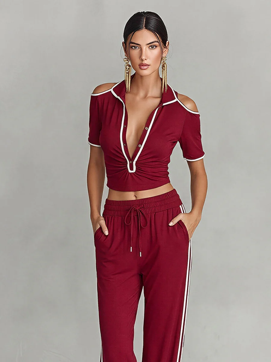 Carroll | Damski komplet dresowy bordowy z dzianiny crop top cold shoulder - Image 3