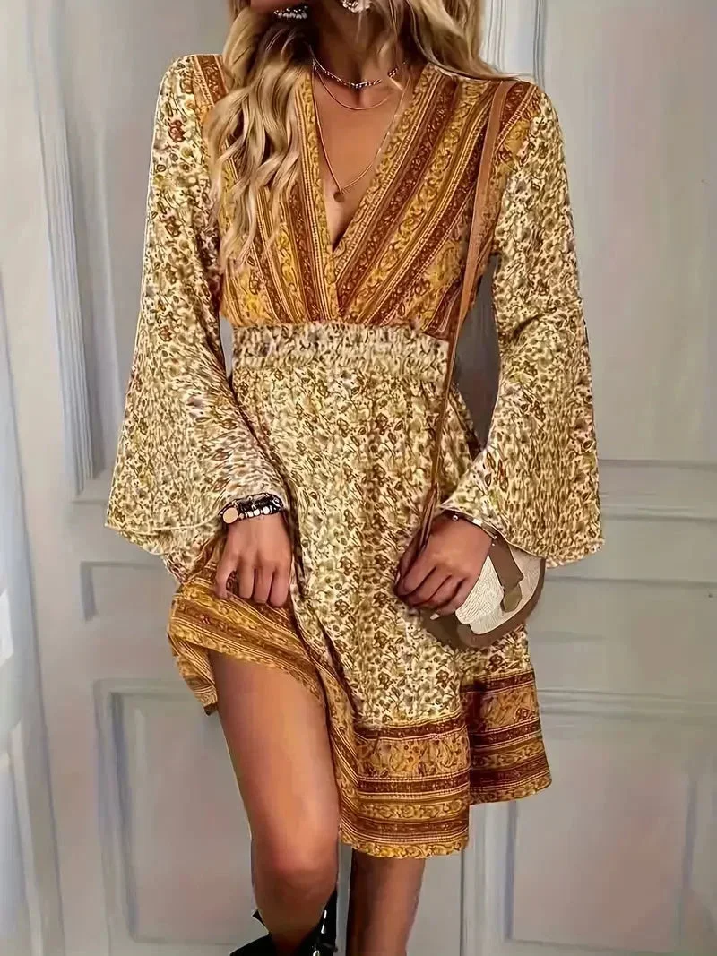 Clare | Krótka sukienka damska boho w złoty wzór z rękawami - Image 7