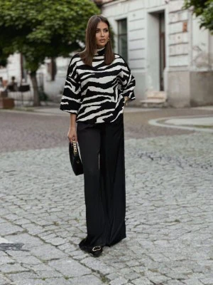 Dana | Oversizedowy sweter w zebry - Image 2