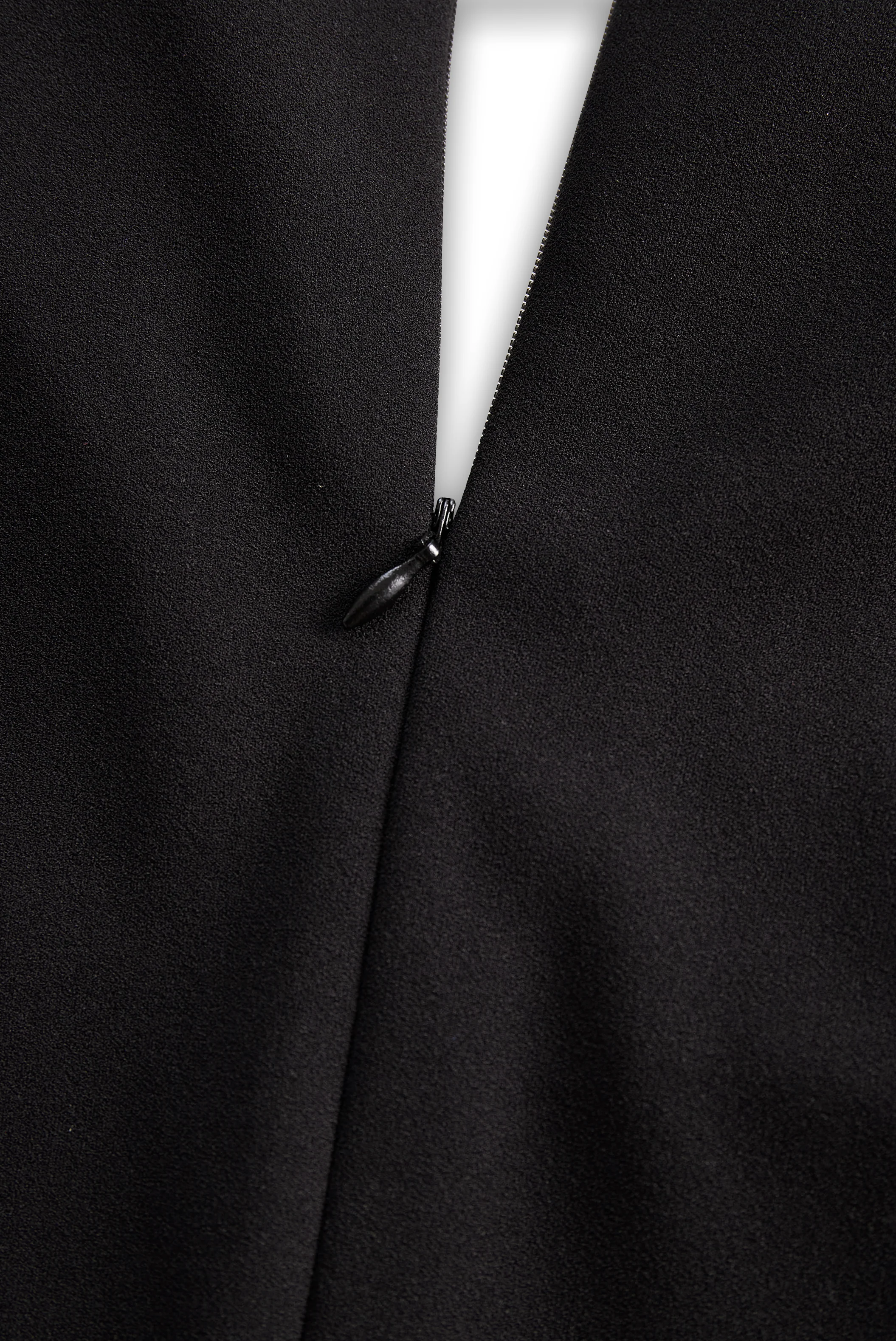 Elisa | Elegancka sukienka midi z paskiem i długim rękawem - Image 18