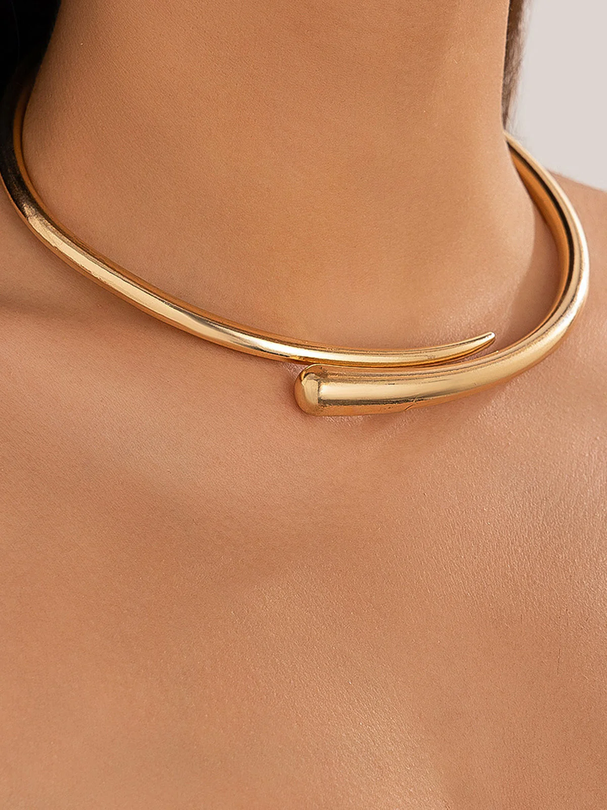 Ellen | Choker damski nowoczesny elegancki minimalistyczny naszyjnik krótki złoty - Image 3