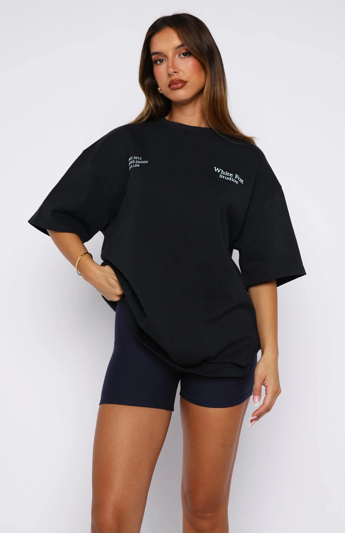 Margo | Damski t-shirt oversize granatowy wygodny casualowy - Image 3