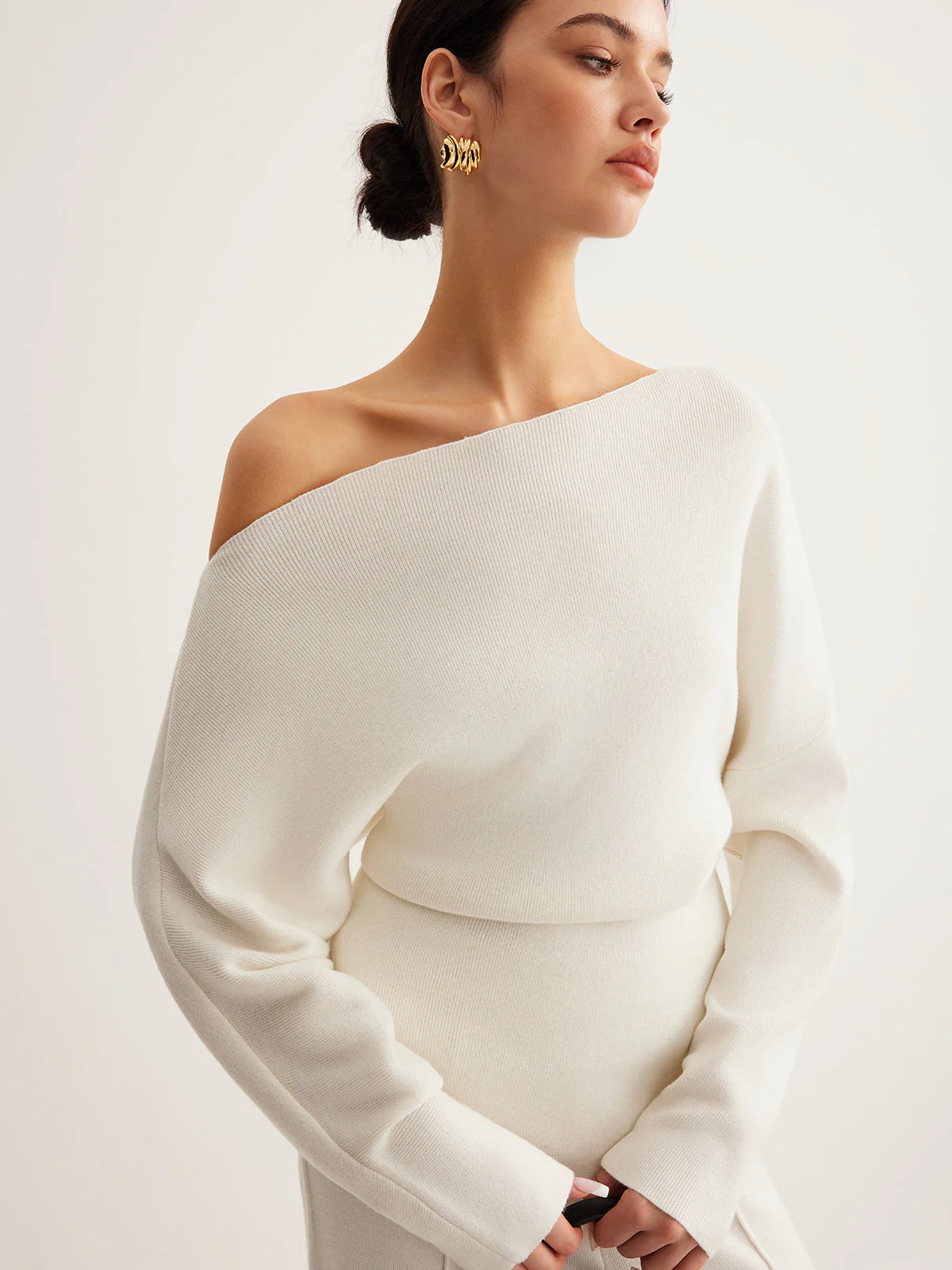 Quinn | Damski dzianinowy top z domieszką wełny i asymetrycznym dekoltem - Image 2