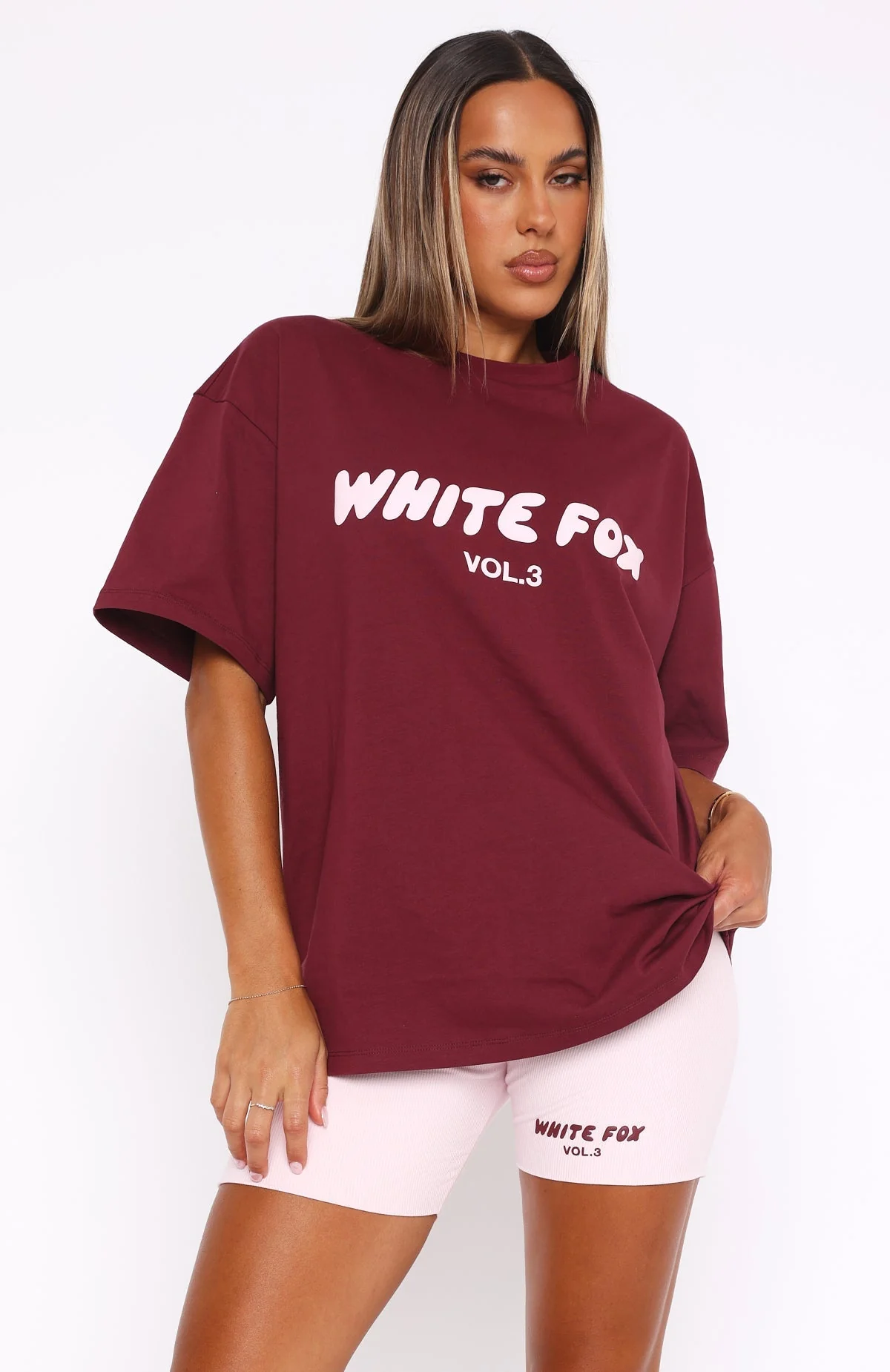 Rosalie | Damski t-shirt oversize czerwony velvet wygodny streetwear - Image 2