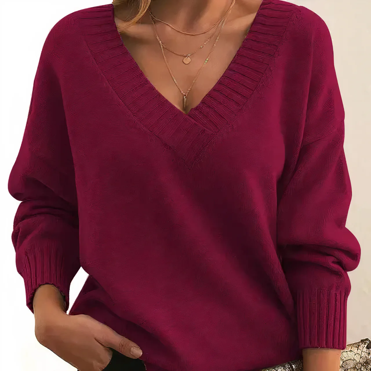 Viya | Damski sweter z dekoltem w serek - Image 7